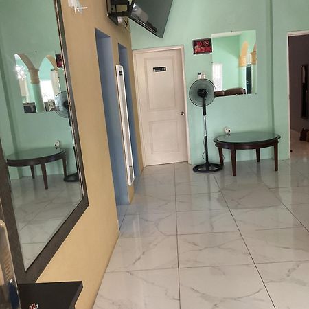A Taste Of Jamaica Lavern'S Place Ocho Rios Exterior photo